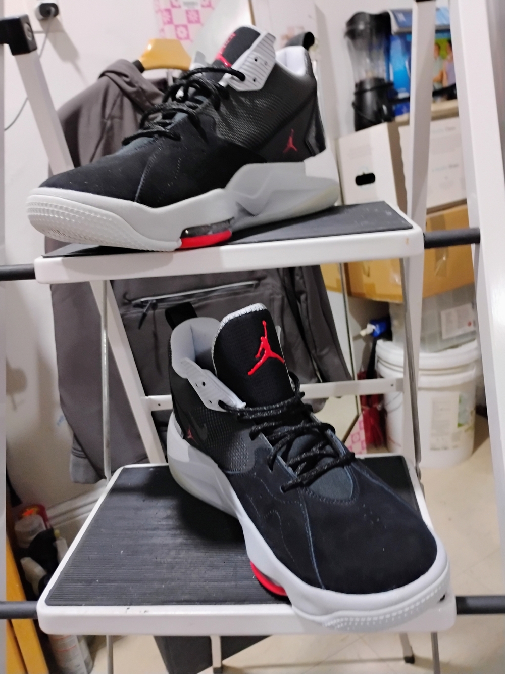 Men's Jordan Zoom 92 Black and Red Low-Top Basketball Shoes Size: 13: NWOB